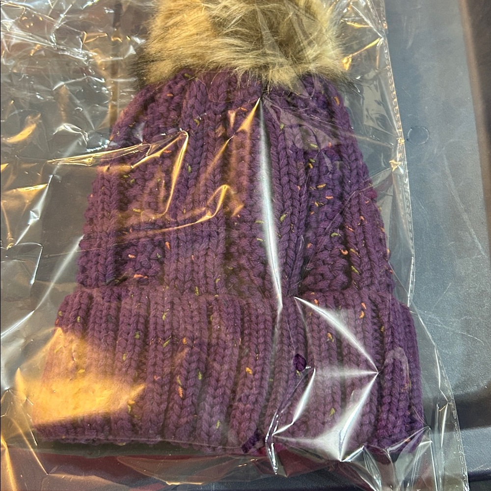 EUC|Purple|CC Beanie|With Pom|Thicker|One Size Fits Most|Worn 1 Time - Picture 4 of 4